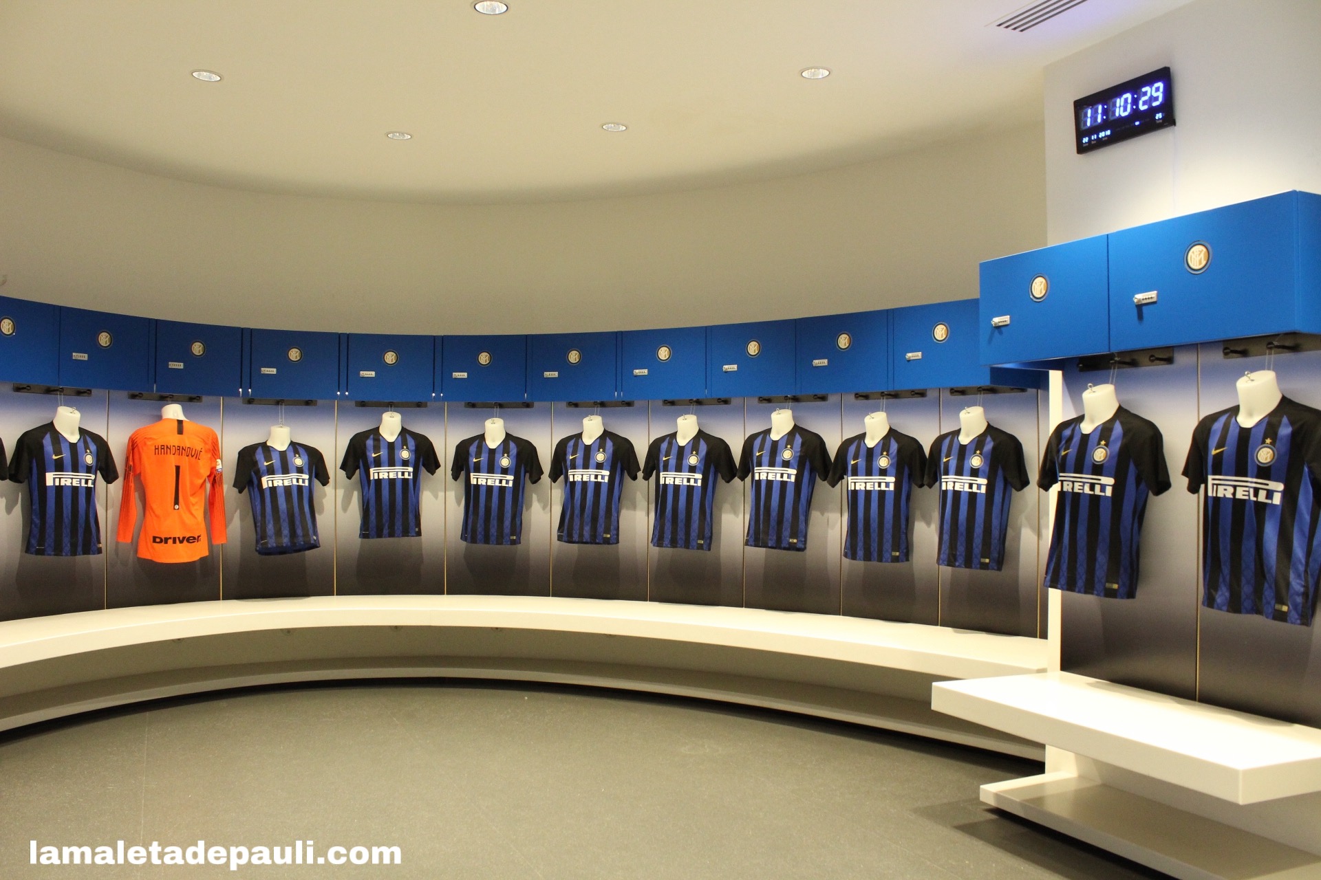 81A4E588-4AA3-4E91-84F9-65FDC0112B74